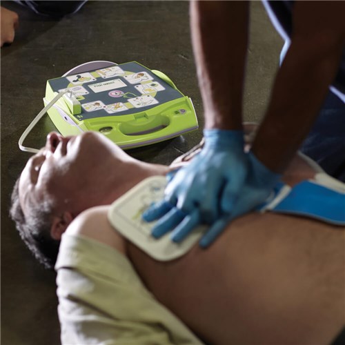 WEB-ZOLLAEDPLUS-zoll-aed-plus-defibrillator-3